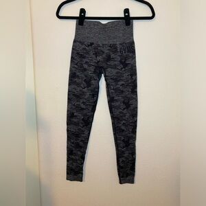 xs Gymshark camo leggings